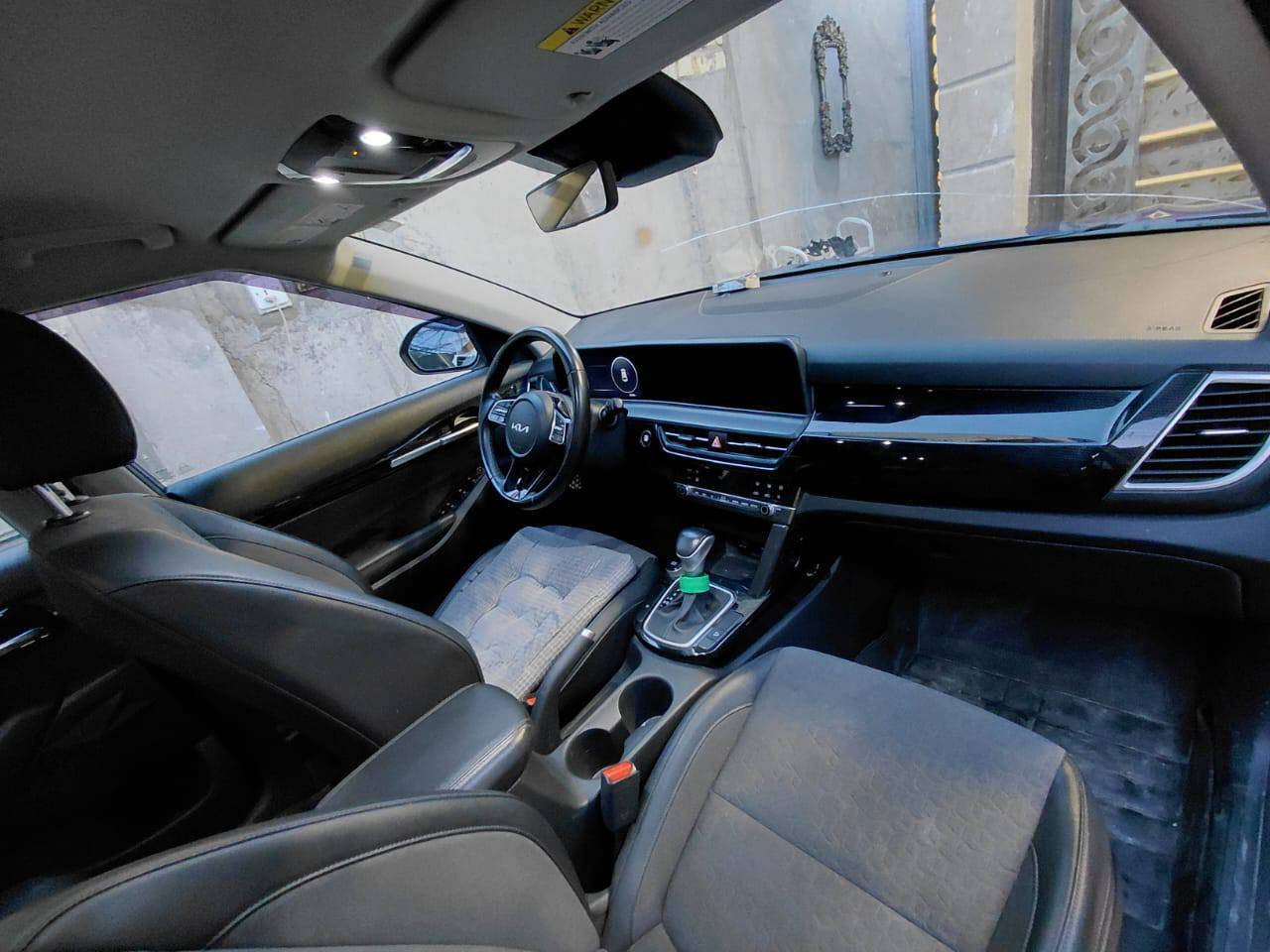 السلام عليكم سياره سيلتوس 2024 أمريكي سياره نظيفه بدون أير بارك تصليح أربعة أصابع فقط بارد بل جاملغ ايسر تصليح دعاميه موضوع بل صوره
مواصفات.
محرك 2000 دوش
تبريد قطعتين 
بصمه 
تشغيل عن بعد 
إطفاء ذاتي 
شاشه متصله 
اشاير بل مري 
ويل لكب كروم 
مانع انزلاق 
تحديد مسار 
 رادار
بعد بيه هواي مواصفات 
تخم تاير جديد 
مكان بغداد 

مراقم بغداد باسمي تحويل ثاني يوم  

***********
