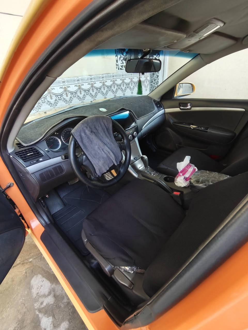 سيارة سوناتا موديل 2011 وارد كوري رقم انكليزي مصفر هيئه غرامات جاملغ امامي مبدل مكينة وكيرة وتبريد كلة جديد تخم تاير سعر 90 وبية مجال قليل لشراي : ***********
‏‪0782 241 0111‬‏
