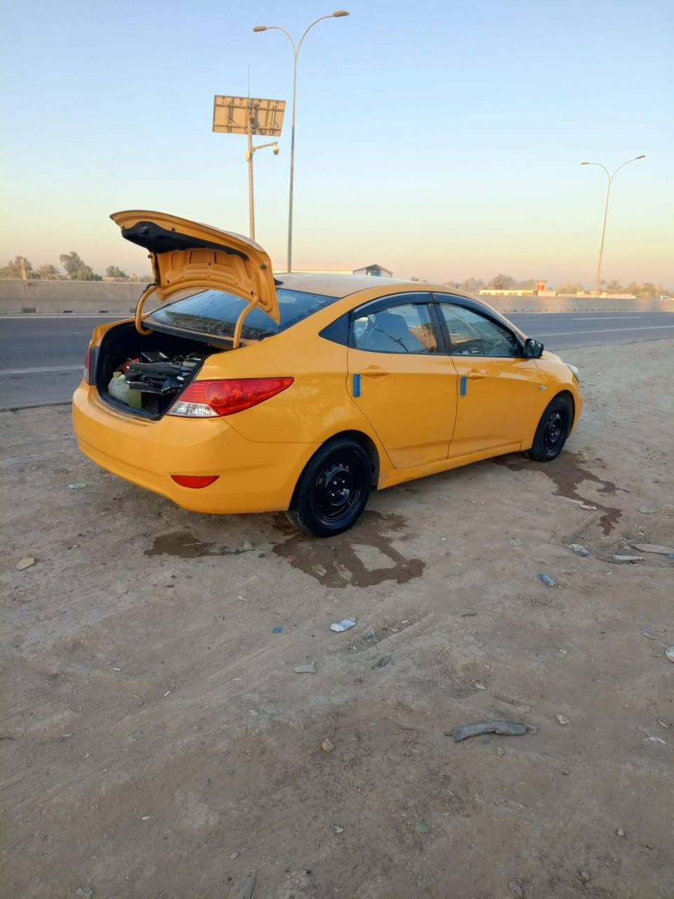السلام عليكم اكسنت سياره جاهزه كير مكينه وحداديه وتخم تاير وتبريد كفاله مكاني بغداد متوائمه بغداد طبق الاصل دك حاسبه وين ميعجبك سنويه ل29 اصليه ورقام اصليه مكاني بغداد بيه طخه باب السايق موضحه بلصوره 
سعر 42 لمو شراي لايكسر بحلال غيره والله يرزق الجميع 
رقمي *********** واتساب فقط واتساب فقط
