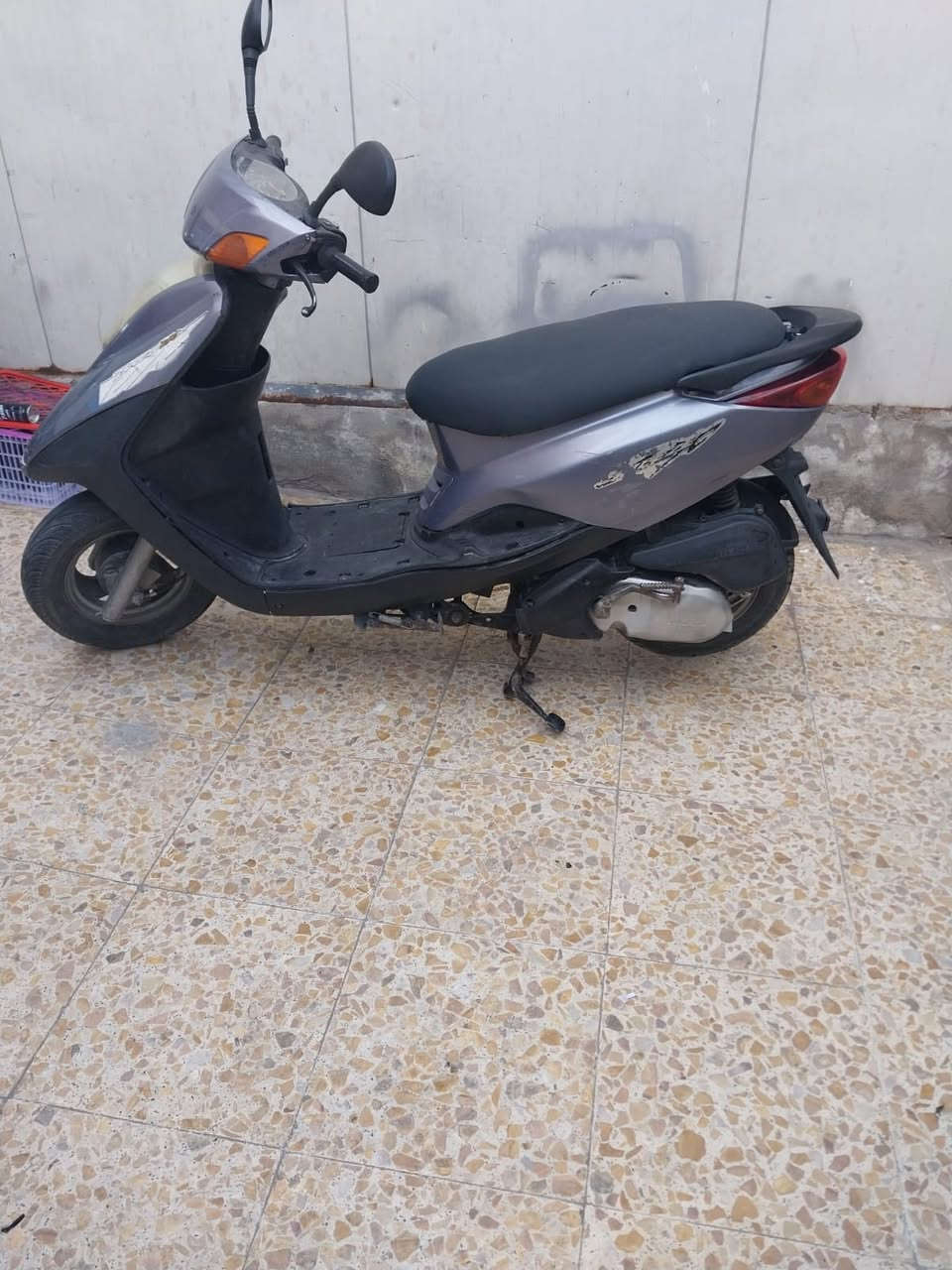 سلام عليكم للبيع بريز ياباني طافيه  امشي بيه وطفت مكينه مكفوله دير سلف ماتشتغل السعر ٣٧٥ مكان بغداد بلديات أوراق كامله كابريتر بلاد كفرات ختم واحد*********** نتصل خاص ماكو
