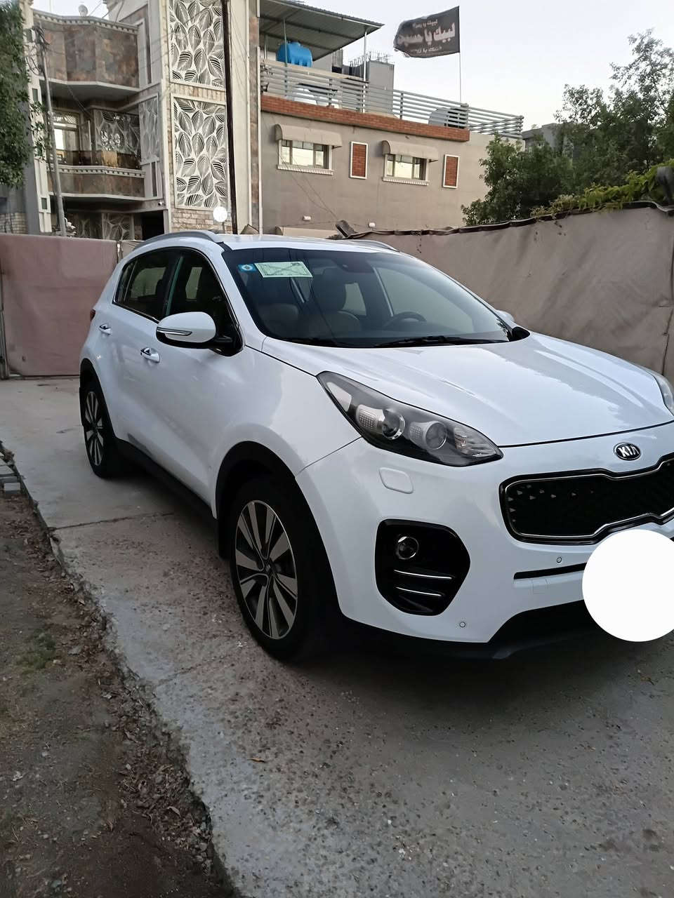 السلام عليكم/ سيارة للبيع سبورتج خليجي  موديل 2019 رقم بغداد فول مواصفات ماعدا البنوراما ماشية 89ابأسمي هزة  جديدة رقم جديدوكير ومحرك  كفالة ممفتوحات عل الشركة والسيارة مكفولة من الصبغ بيهة طخة بالجنطة موضحة بالصور مكاني بغداد والسعر 170 وبيهة مجال حك الجية للاتصال***********
