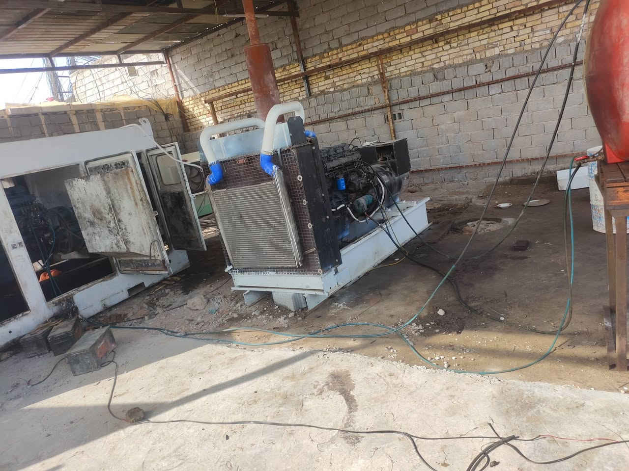 السلام عليكم موقع للبيع الرضاويه يحتوي على مولدات اثنين سكانيا بومه 124 حجم 400 كهربائي راس توليد 1 400 لورس سمر 1 500 كيف يحتوي على خزين غاز 11,000 زائد ثلاث حاويات على الف هذا الموقع 250 متر الموقع 250 م يحتوي على ثلاث كائنات مسجله  ***********
