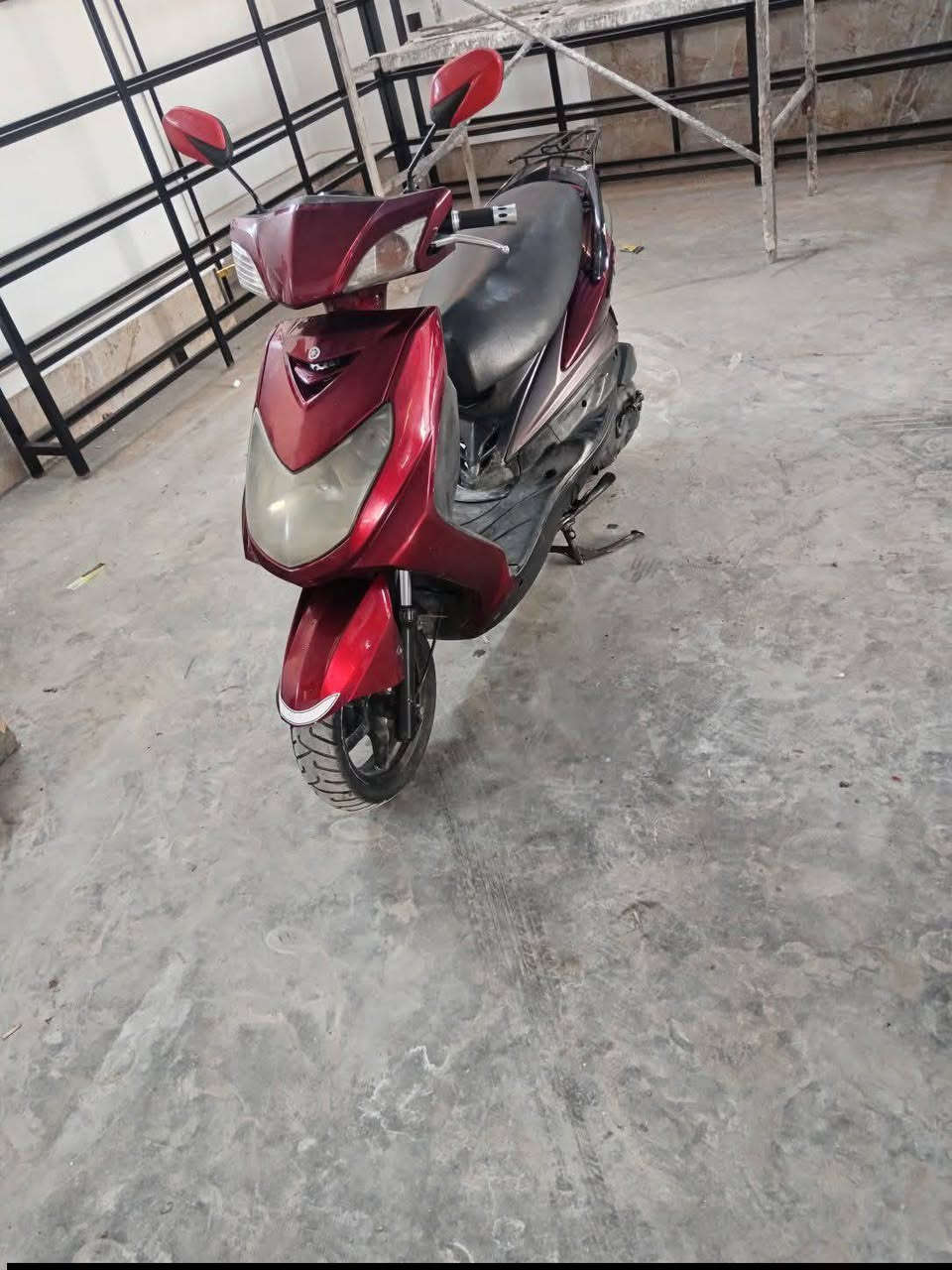 سلام عليكم سكنس فحل  كوري للبيع  الدراجه برغي ما ناقصها    كفرات جديده مكينه نضيفه الدراجه عله ايدي اروح بيها للدوام واجي. 
***********
