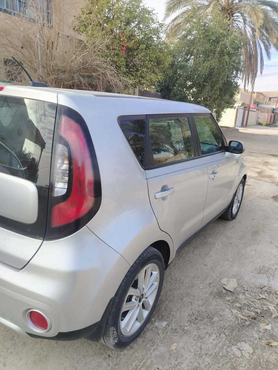 كيا صول 2017 وارد امريكي حادثه جاملغ وبنيد بدون دواخل بدون تبديل ليبل واحد السياره رقم بابل محرك 2000 فول مواصفات بصمه  بصمه ابواب شاشه  كامره خلفيه حساسات تحكم ستيرين السعر 115 العنوان بابل محاويل للاتصال على الارقام التاليه ***********/***********
