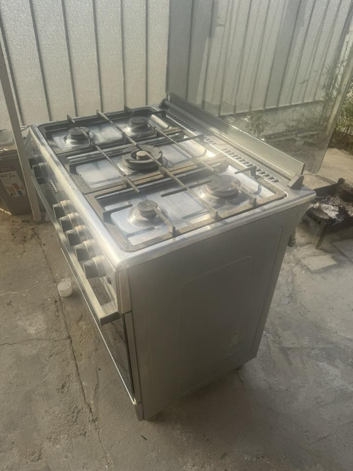 طباخ خمس عيون للبيع شغال ونظيف مابيه اي عطل وعيونه زركه وصناعته ايطاليه
Areston
*********** المكان حي الجهاد ورايده ١٥٠
