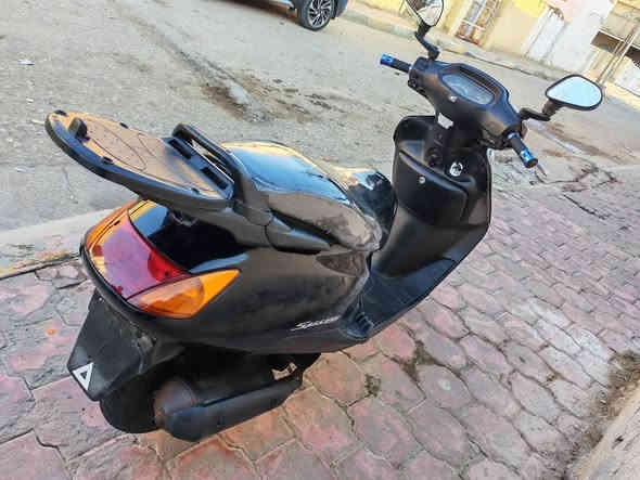 سبيسي ياباني للبيع على وضع البلاد اول فتحه تنفتح مكينه ناعمه كفر وكابريتر اصلي مابيها نقص السعر ٦٥٠  المكان كوت***********
