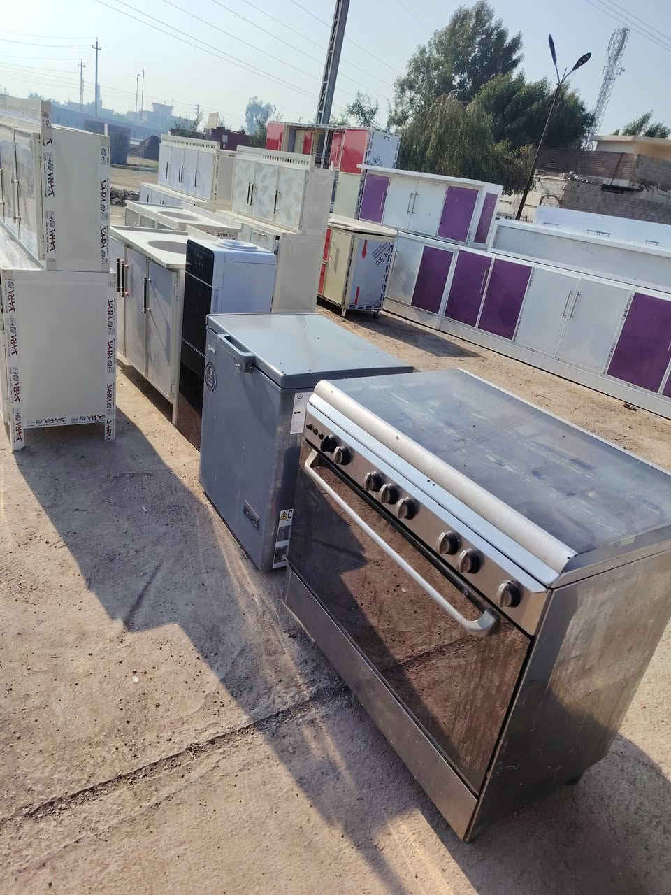 لبيع وشراء الأثاث المستعمل والجديد ومراوس كاطون الرازي قرب المجسر الجديد نشتري كافت الأثاث المنزلي ولمكتبي وغرف نوم تركي صاج عراقي للاستفسار هاتف وتس اب ***********
