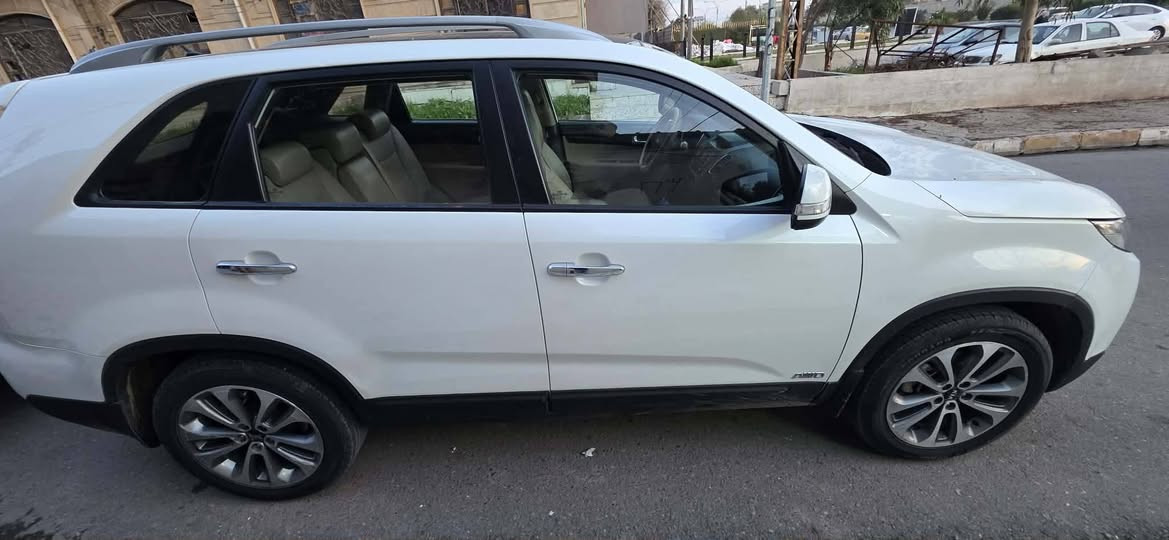 سورنتو 2014 بانوراما  بصمه ماشيه 150 بيها قطعتين صبغ  بدون دواخل شرط فول تومايتك 7 راكب السيارة جاهزة بكل تفاصيلها رقمها اربيل السعر 18000 وبيها مجال للشاري للاستفسار الاتصال ***********
