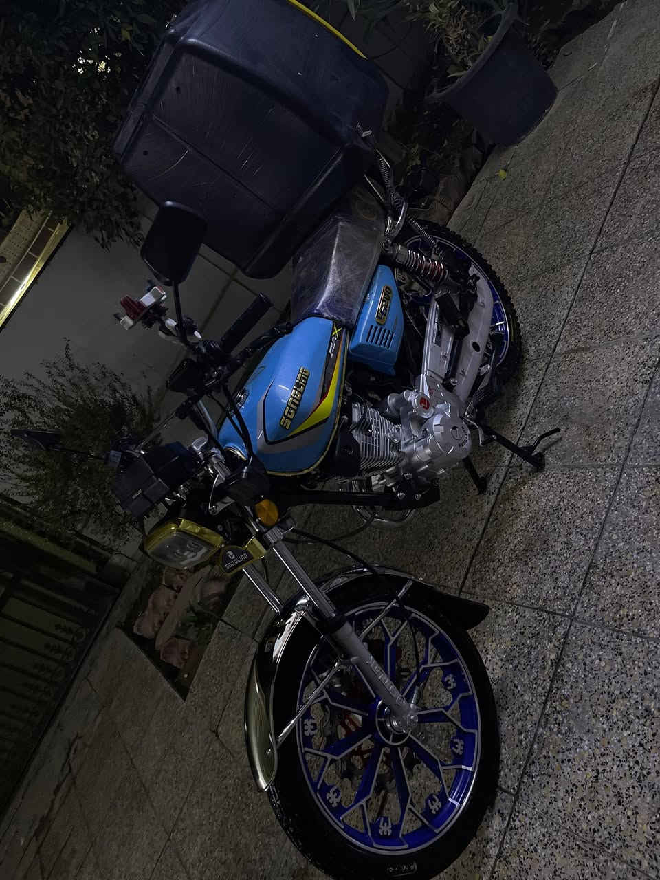 سلام عليكم
سونك 2025
ماشيه 7الف دراجه نضيفه كلش وضع شركه كلشي بيهة بلادي بصمه وتشغيل عن بعد 
السعر 950الف وبيه مجال 
رقم ***********
غير متواجد ع فيس
