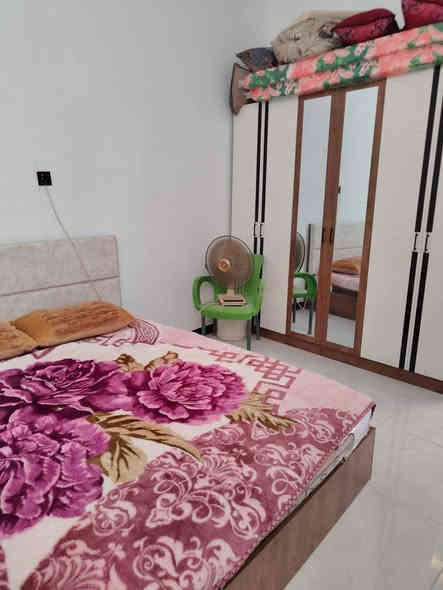 يا الله بيت 100متر بناء حديث زراعي
المكان اطوريج الحولي قرب مطعم القندير عن التبليط 50متر 
السعر 60وبي مجال   ***********
