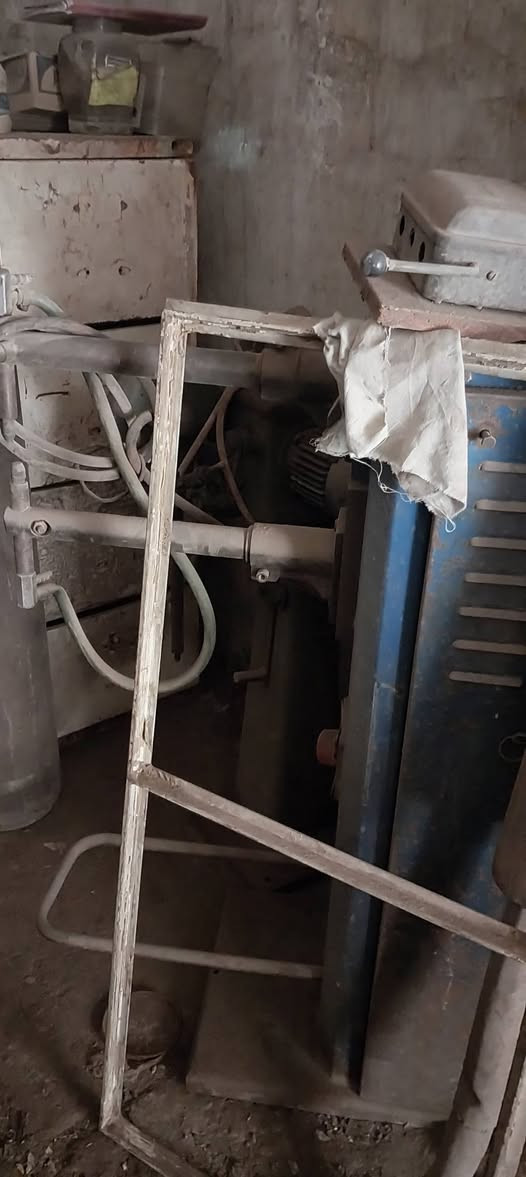 ***********
السلام عليكم غراض للبيع مولده صنع محلي 60KV
بوينت نوعيه سويدي اخو الجديد 
ابطاله اوكسجين نوع ياباني العدد ٢٠ بطل 
حداده تيغ منشار نوع ايطالي 
تاروسه هواء كبيره والثانيه وسط 
ماكنه لحيم نوع ياباني جديد
