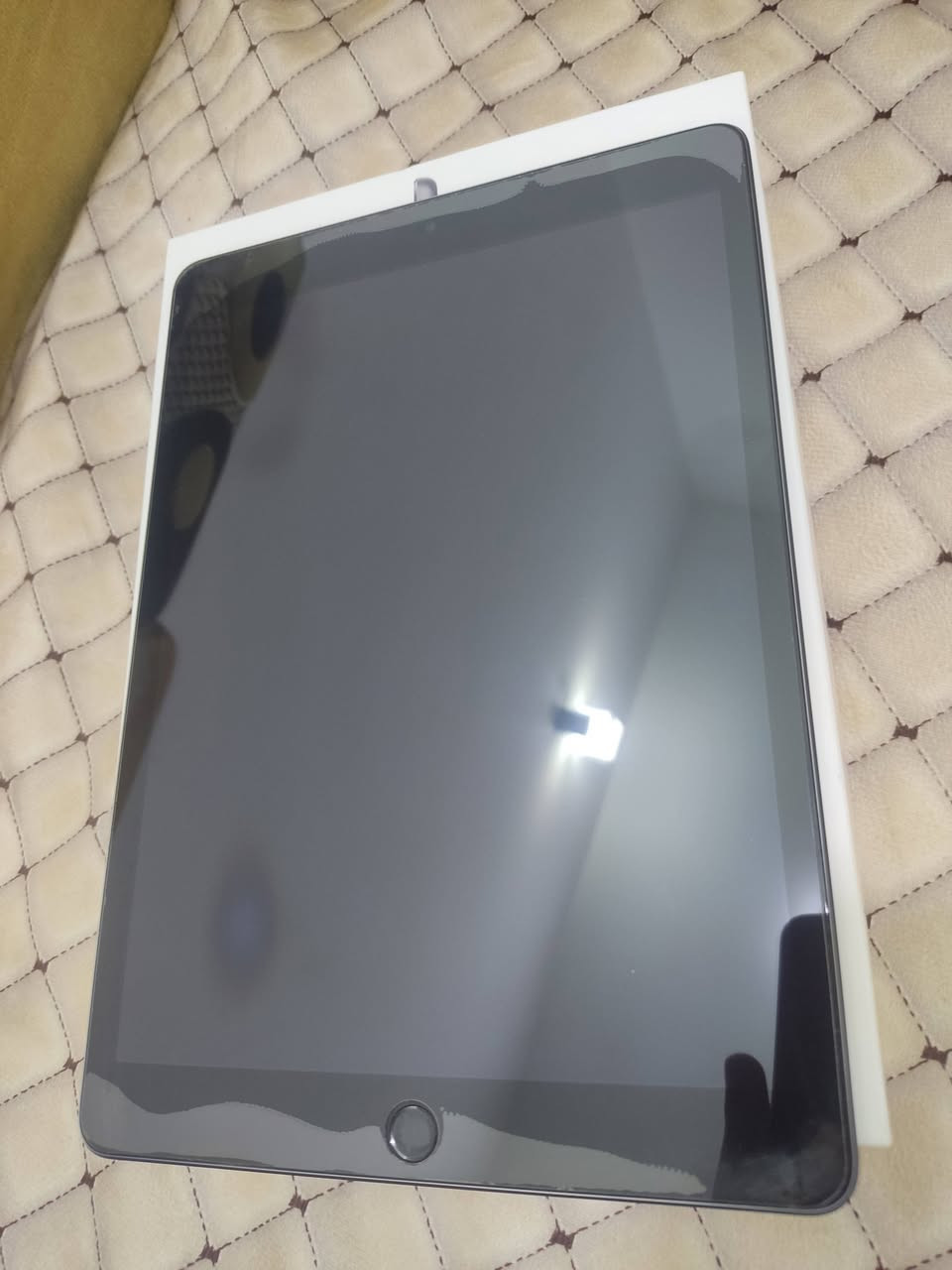 ايباد 9
ذاكرة 64
كلش نضيف لا واكع وولا مشخوط وكلشي مامبدل بي
استعمال دراسة وكامل الملحقات تجي وياه شاحنه اصلية والكارتون، والقلم والكڤر هدية وياه
السعر 250 وبي مجال بسيط للجيه
مكاني حلة
                ***********
