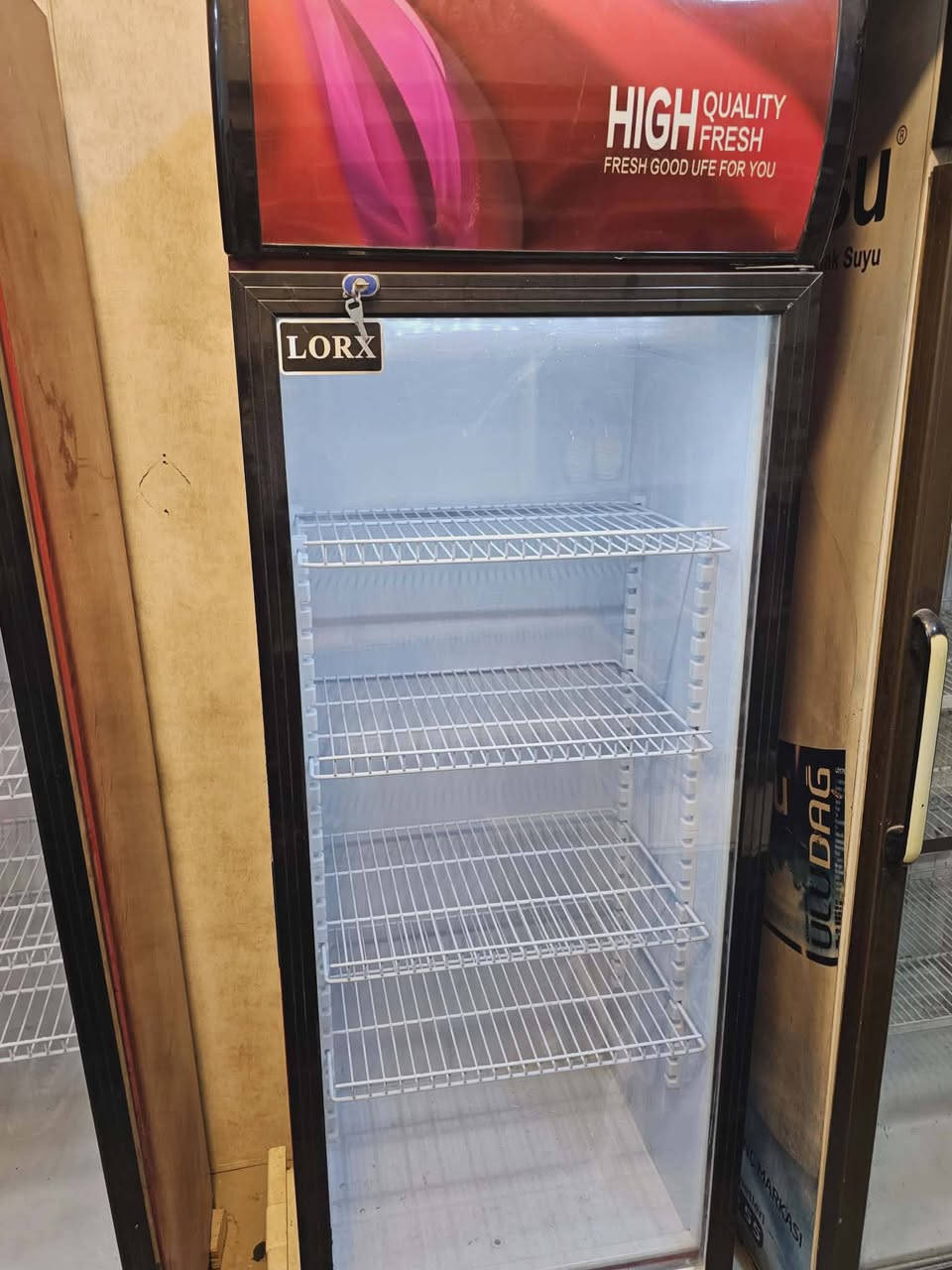 بغداد
السلام عليكم 
من رخصه مدير الكروب
لدينا عارضات عدد 2 اخو الجديد صار شهر مستخدم للبيع لتفريغ المحل السعر 600 وبيهن مجال العنوان بغداد
الهاتف ***********
