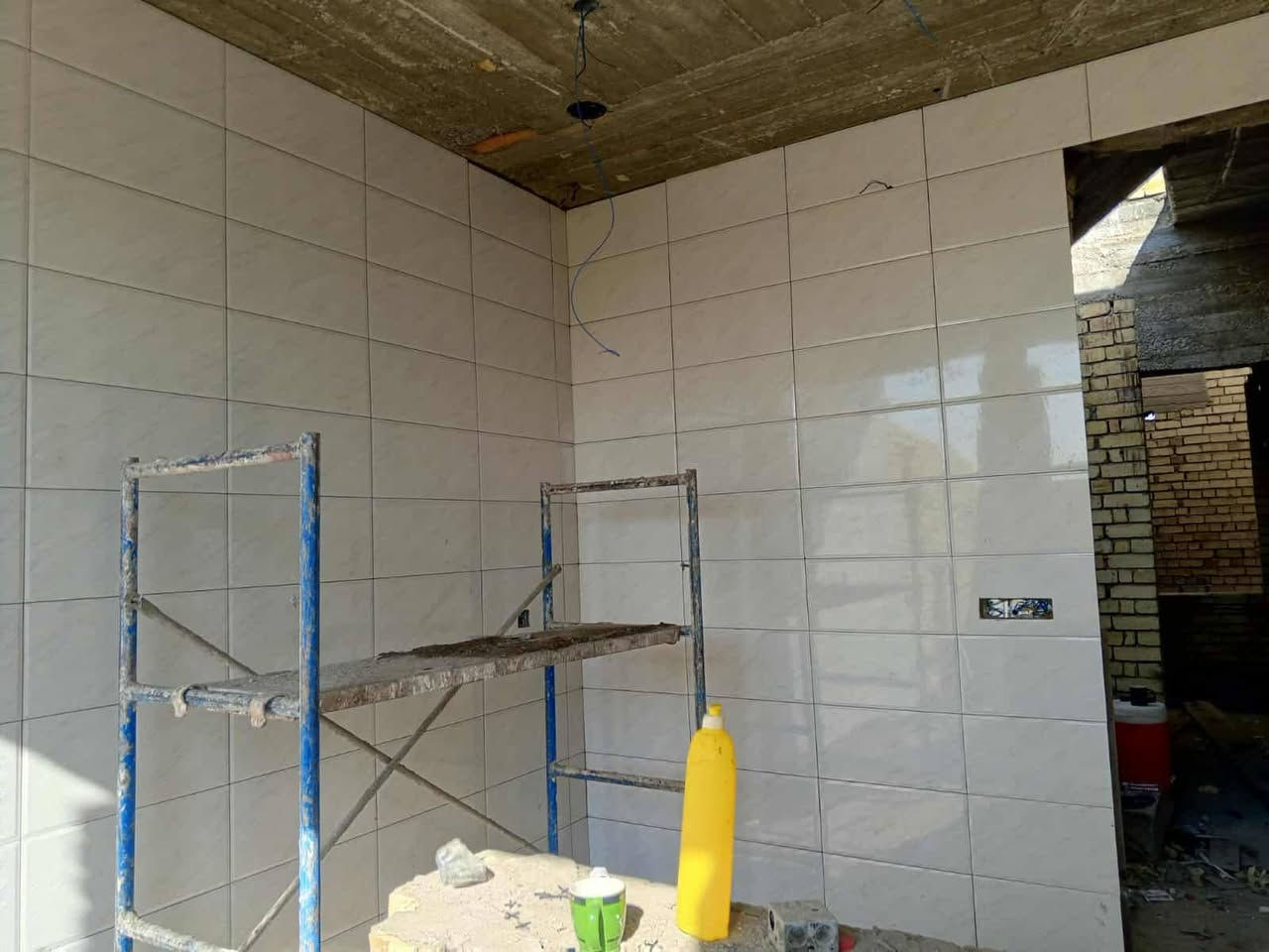 السلام عليكم اهل بغداد الكرام 
موجود كادر لبخ مصري 
وكادر خلفه  سيراميك ومرمر وكاشي وبورسلين شغل ميزان ...
رقم الموبايل ***********
