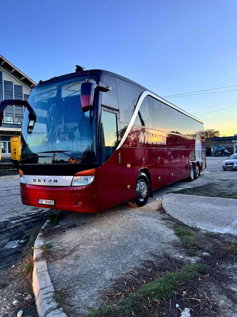 Setra 417HDH
سنة الصنع 2007
عداد 970,000 كم 
ناقل حركة أوتوماتيكي
قوة المحرك 500 كيلوواط 
محور توجيه 
السعر 60 الف دولار 
شامل كمرك ضريبة شحن 
مدة الوصول 20 يوم بعد الحجز


**إذا كنت صاحب هذا الإعلان وتريد حذفه لأي سبب، رجاءا أرسل رسالة إلى الدعم الفني**