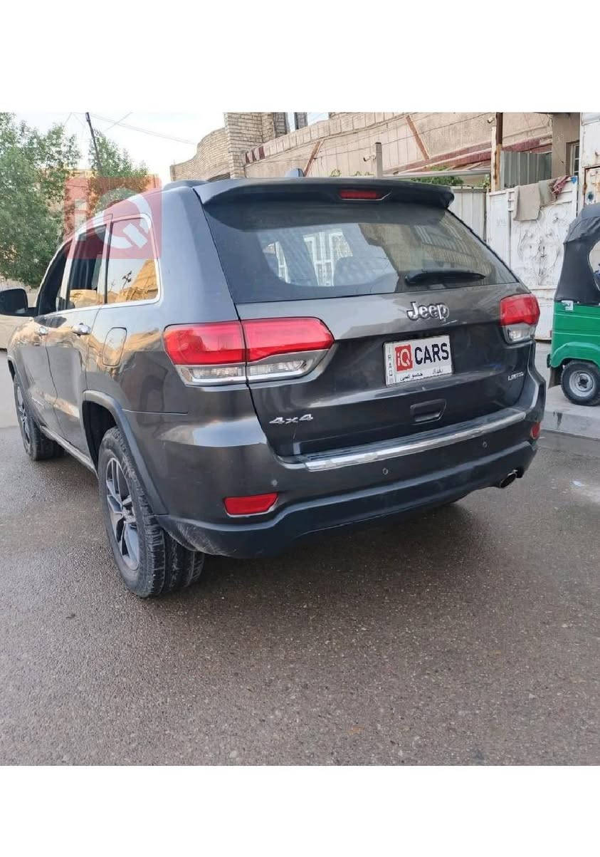 🚙✨
‏Jeep Grand Cherokee Limited
كراند شيروكي لمتد 2017 — فخامة أمريكية مع قوة وأداء عالي 😎🔥
🔹 محرك قوي وثبات ممتاز بالطريق
🔹 دفع رباعي حقيقي  🛣️
🔹 نظام Selec-Terrain للتحكم بأنواع الطرق:
❄️ ثلج
🏔️ طرق مرتفعة
🌧️ طرق زلقة
🛣️ قيادة عادية
🔹 سقف بانوراما كامل 🌤️
🔹 جنطة كهرباء ✔️
🔹 حساسات خلفية + نقطة عمياء بالمرايا 👀
🔹 داخلية مرتبة ومريحة جداً
🔹 تبريد قوي يناسب أجواء العراق ❄️🔥
🔹 ممشى 90 ألف كم فقط 📍
📌 السيارة مو كلين، بيها بعض الرصعات  ، و صورة الحادث موجودة 👍✨

للاستفسار ***********
السعر 225$

