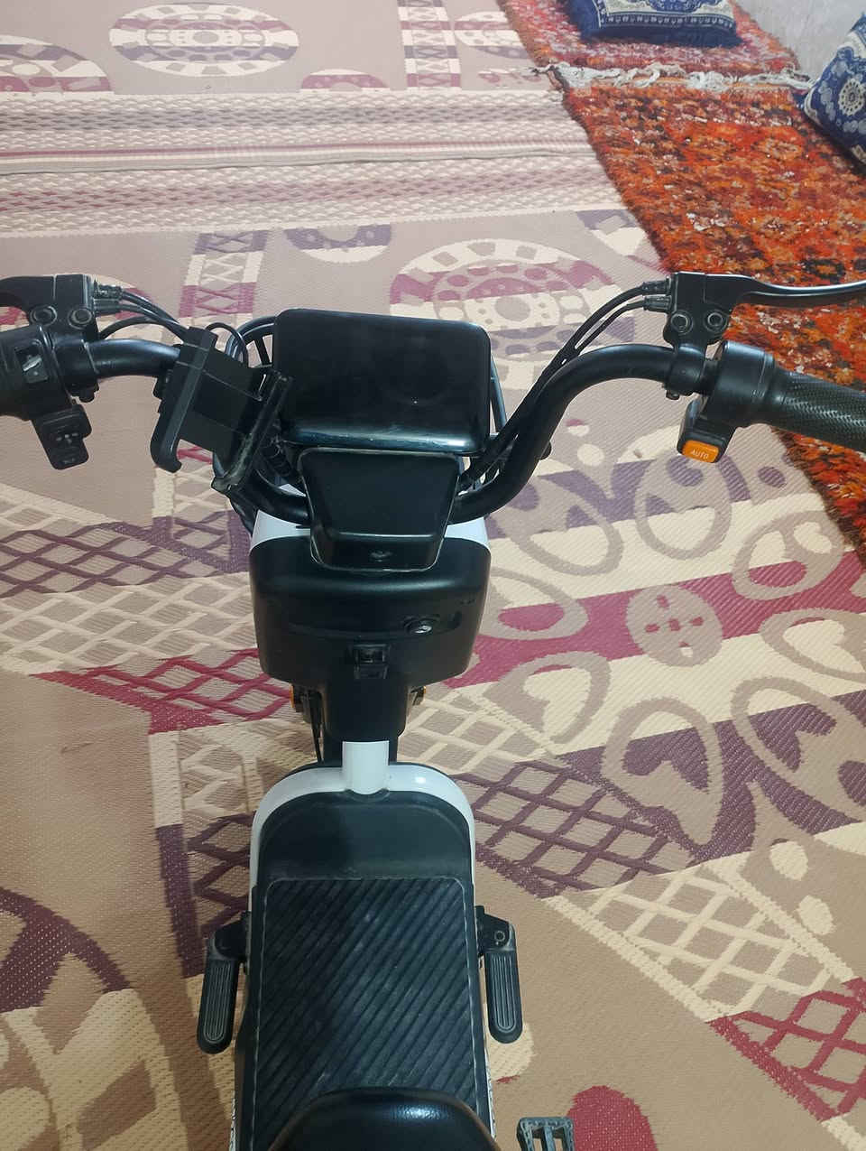 السلام عليكم اخوان دراجه شحن ريان 3 سرعات جديده كارتون اشتريتاهه 450 وستخدمناهه كلش قليل سعرهه 300 مع مجال قليل كلش 
***********
