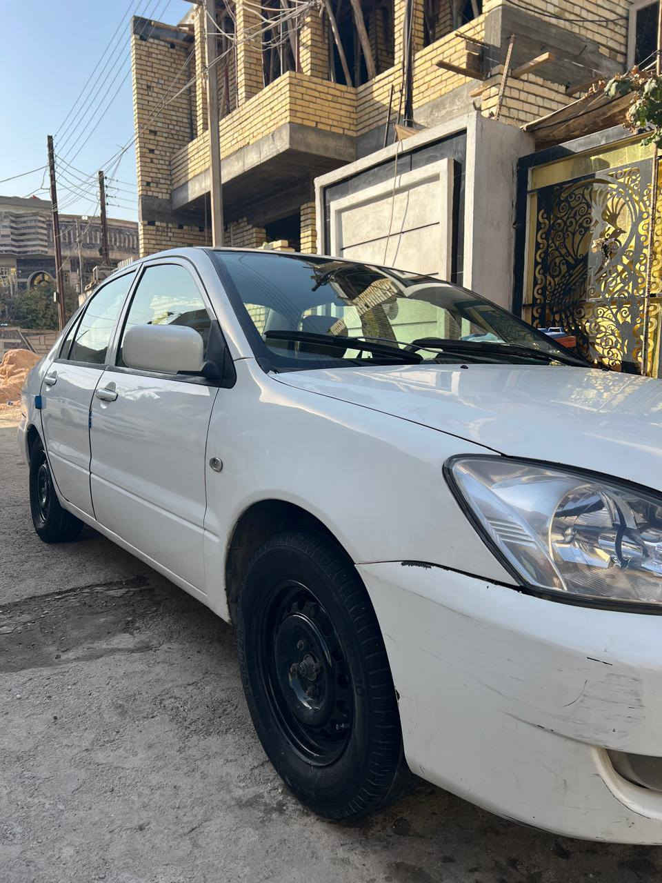 سلام وعليكم لانسر بومه موديل 2010 
للبيع سياره جاهزه دوشمه كشنات وارضيه كامله تبريد ثلج ما شالله سياره خير من الله 
منضومه شاشه وكامره بك 
تحويل فأتها بل اصل اصفر الون 
عنوان حي اور السعر 68 معروضه
رقم التلفون ***********
