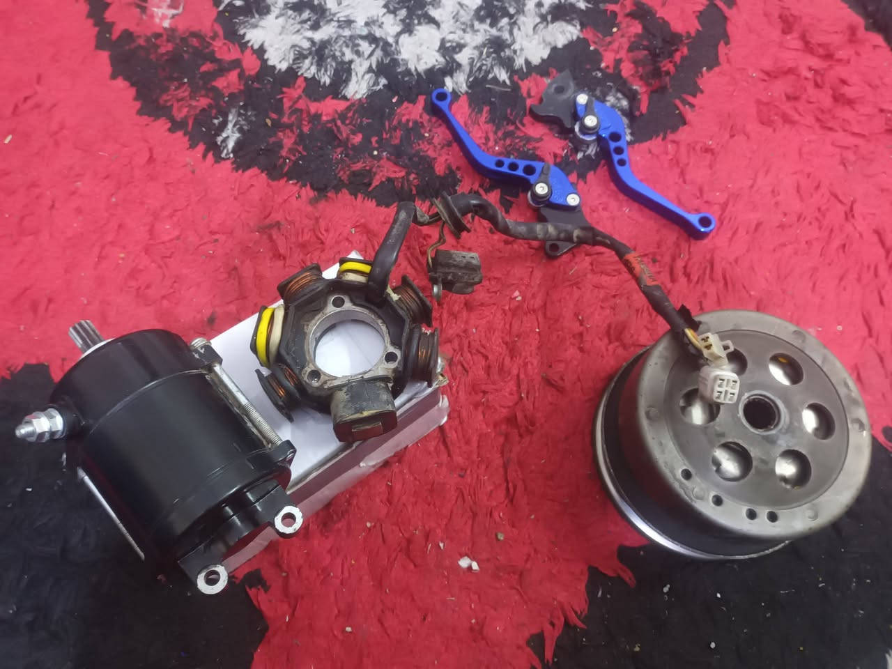 السلام عليكم عندي ذني غراض مال دراجه اصلي عالفحص سلف رياضي يشغل مكينه حتى ٦٣ استعمال يومين كلج خلفي بلادي بس البنز تجاري شغال فول ملف مال بريز بلاد شغال عالفحص يدات رياضي كلهن شلع ٧٠ الف مع مجال


**إذا كنت صاحب هذا الإعلان وتريد حذفه لأي سبب، رجاءا أرسل رسالة إلى الدعم الفني**