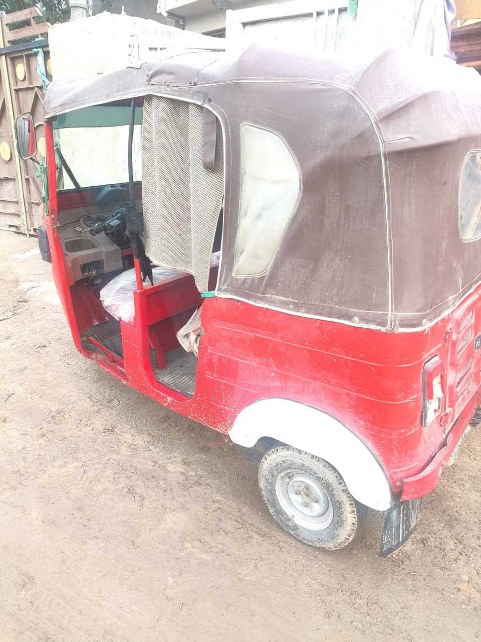 تكتك موديل 18 رقم وسنويه بابل تكتك مال شغل محرك 20 اي نقص مابيها مكملينه علا اخر حبايه ماتذب عليه ربع  مكاني كربلاء شارع حميد ابو الجام     السعر 4250وبيه مجال ***********
