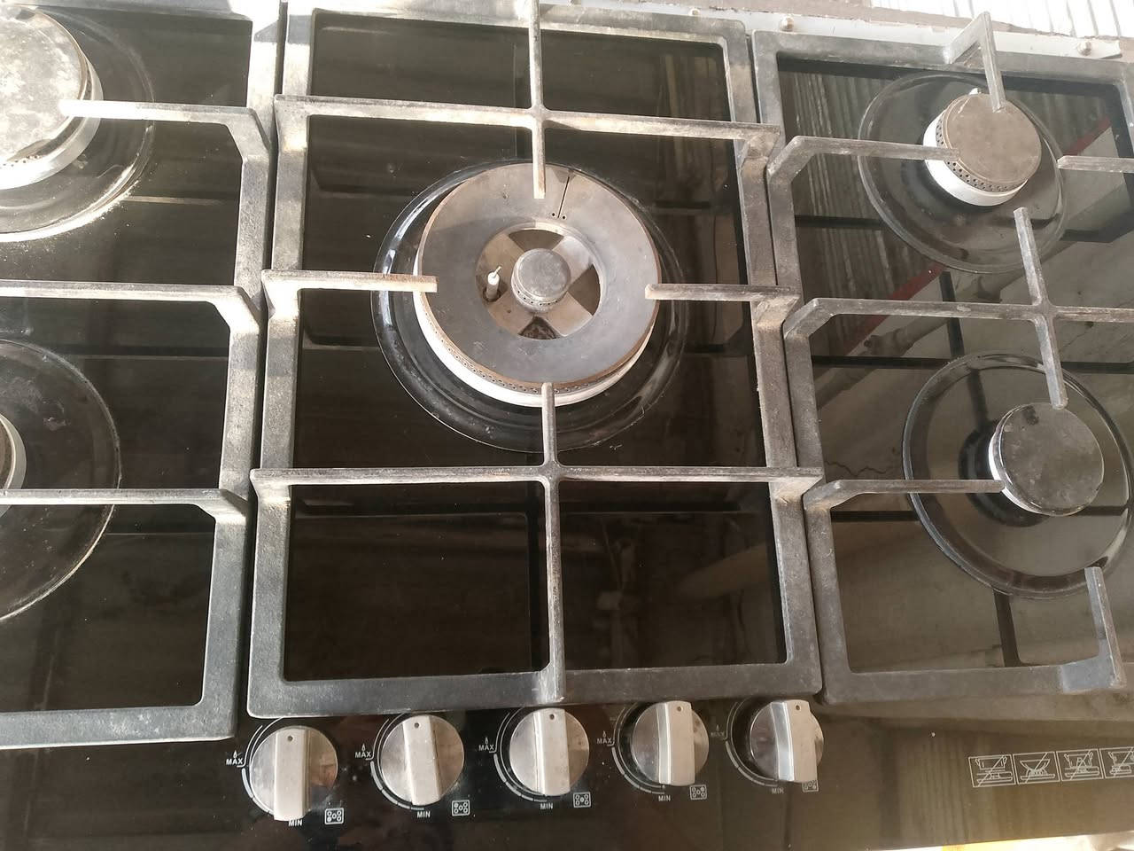 السلام عليكم عندي هذا الطباخ بلازما صفر ما مشتغل نظافه 99% بالشرط كل عيب ما بيه نهائيا ما مشتغل نظيف حيل سعره مناسب شراي يتصل ***********
