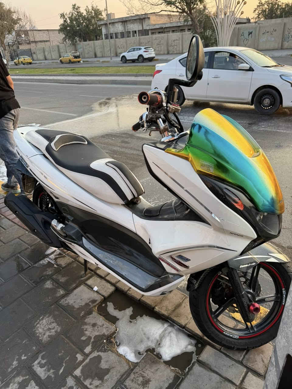 معرض الواثق لتجارة الدراجات النارية 
متوفر pcx الجيل محرك 125 مكفولة كفالة عامة 
عليها تزويد الدراجة كلة بلاد  ميحتاج اذكر تفاصيل كدامكم الدراجة 

السعر 17 ونص وبيها مجال قليل حك الجية 
***********
***********
