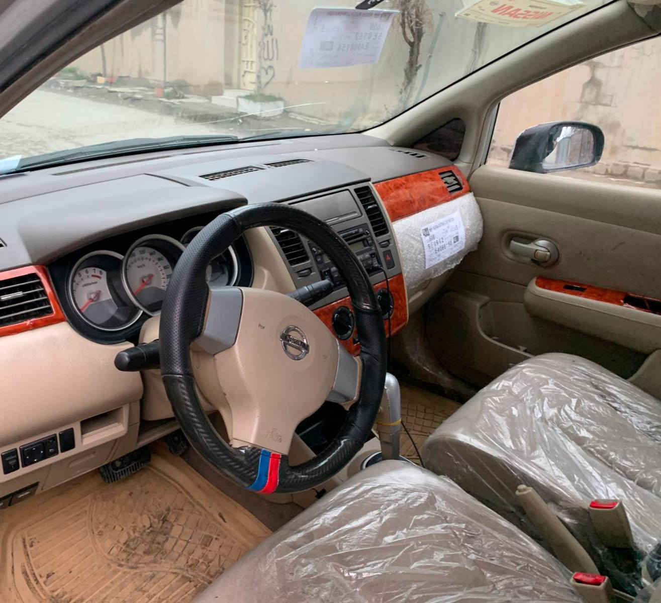 نیسان تیدا 2009 گیر ئۆتۆماتیک 
سلفەر  خەلیجی
 ناو زەرد جام کارەبای
 فۆرمیکە گێج زینۆ 
ویل کەپ تای نوێیە  

سعر لە کۆمێنت داوابکە ڕاستەخۆ بۆت دیت 📩 

بێ بۆیاخ بێ جەمپە
 تەنها کەمێک کالبونەوەی هەیە
 بەناوی خۆمە 

ژمارەی خاوەنی
***********
