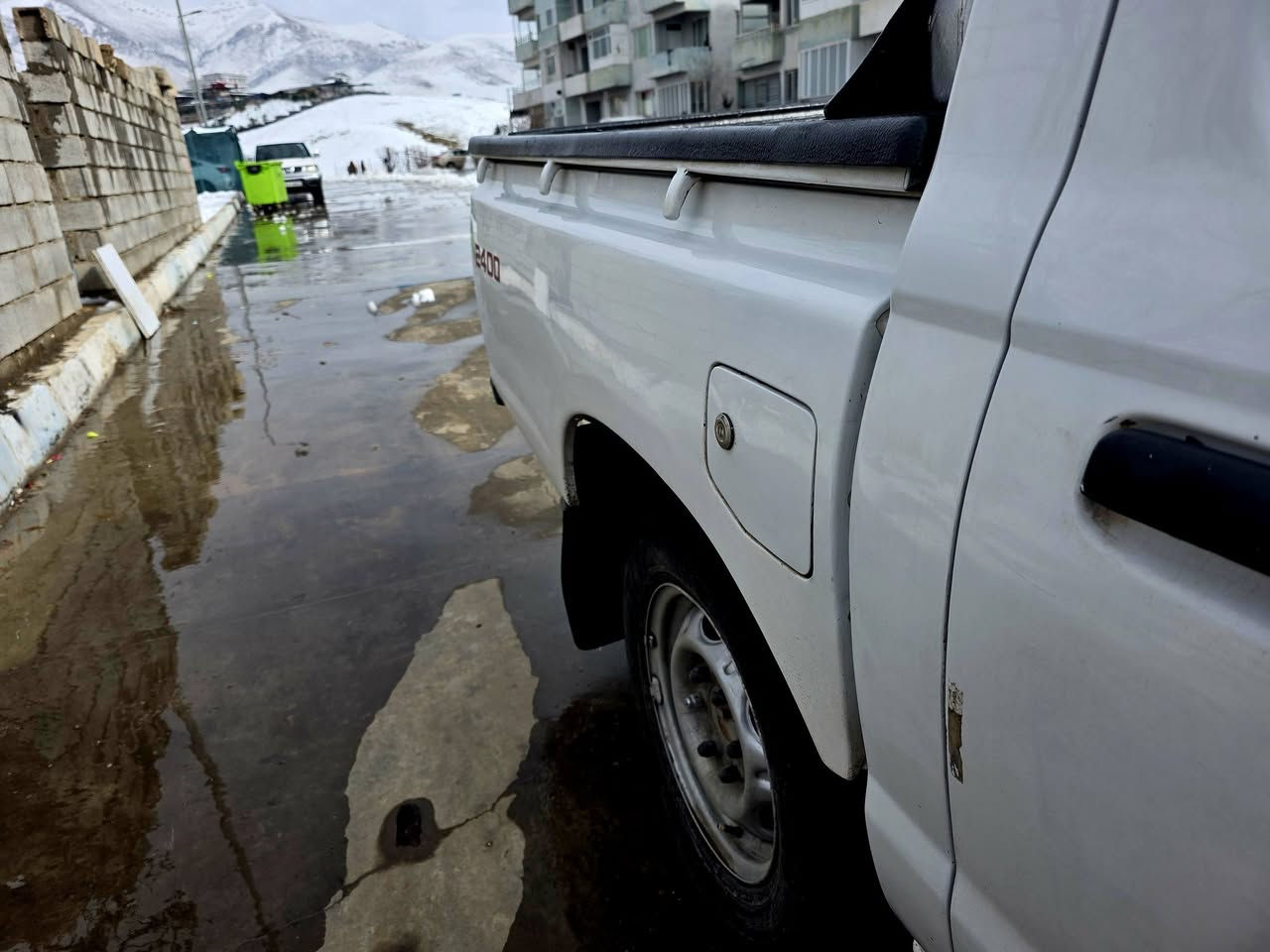 نیسان پیکاب مۆدیل 2002
پێش و دوای کەپس 
دەعامی بۆ دەعامی بەشەرت
یەک بست بۆیاخی هەیە بێ مەسرەفە 
تبرید لەسەر سویچ ساردو گەرم 
سکان پاوەر 
ڕەقەم و سەنەوی تازەیە
هیچ مەسرەفێکی نیە و تحویل و غەرامە بەشەررت
سعری 95وەرەقەو معامەلەیەکی زۆر زۆر کەم 
بس جوابی تەلەفۆنیش ئەدەمەوە مشتری نیت تکایە تەلەفۆن مەکە
***********
***********
