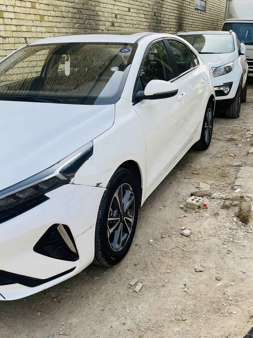 السلام عليكم k3موديل 2024
السيارة جاهزة مابيهه اي نقص بيهه بنيد مبدل وطخة خفيفه  بلجاملغ الايسر دواخل كلهه كفالة السيارة 

رقم اربيل بأسمي تحويل ثاني يوم 

(بيع او مراوس بكورلا صيني )

السعر ١٣٧ وبيها مجال بسيط 

مكاني بغداد الدورة ***********
