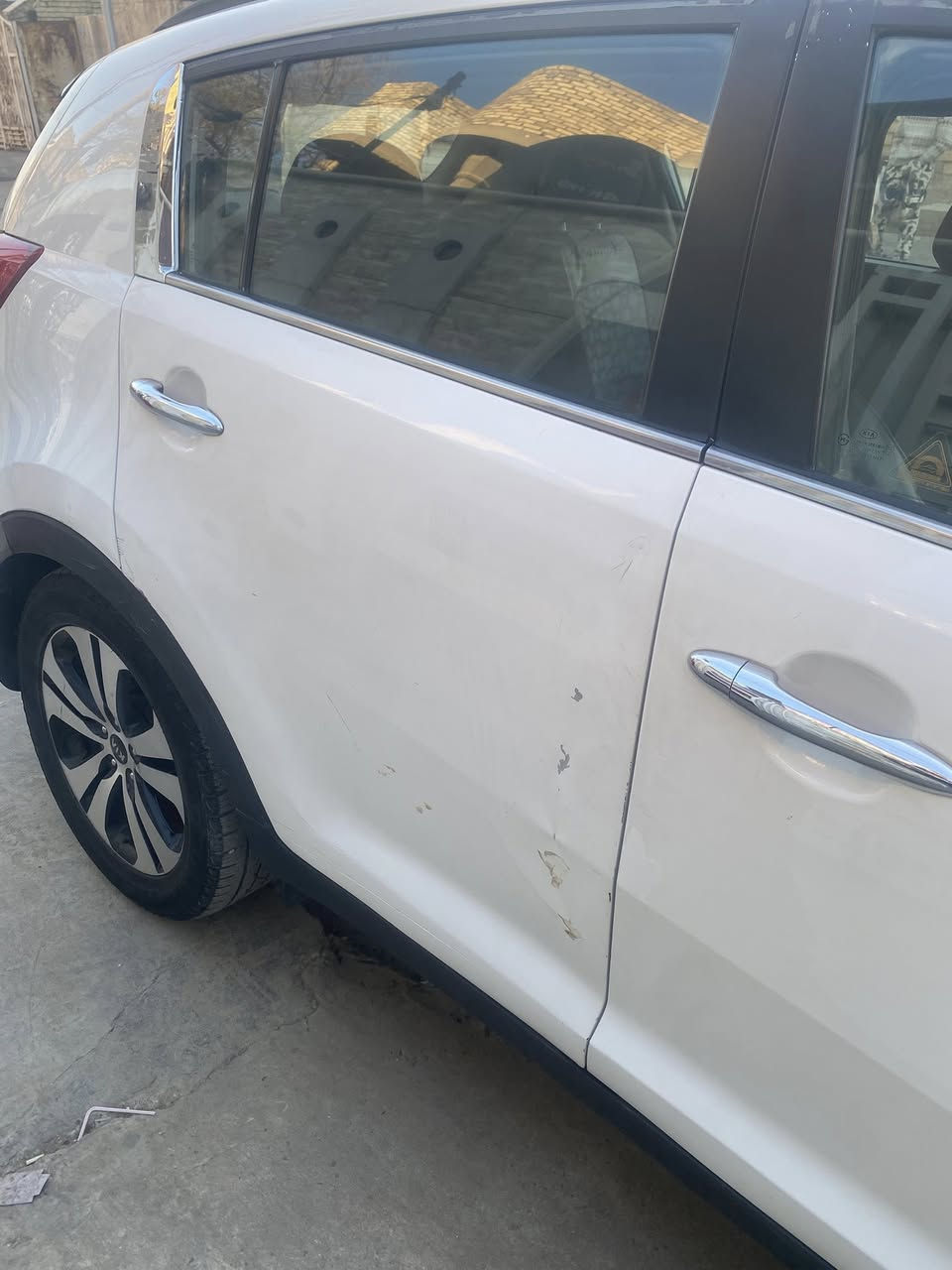 السلام عليكم ورحمة الله وبركاته 
كيا سبورتج موديل 2012 خليجي بيها باب صبغ اللي خلف الصدر 
بانوراما مري شفط كشنات مخمل 
السعر 130 بيها مجال قليل 
المكان بغداد الحبيبية
***********
