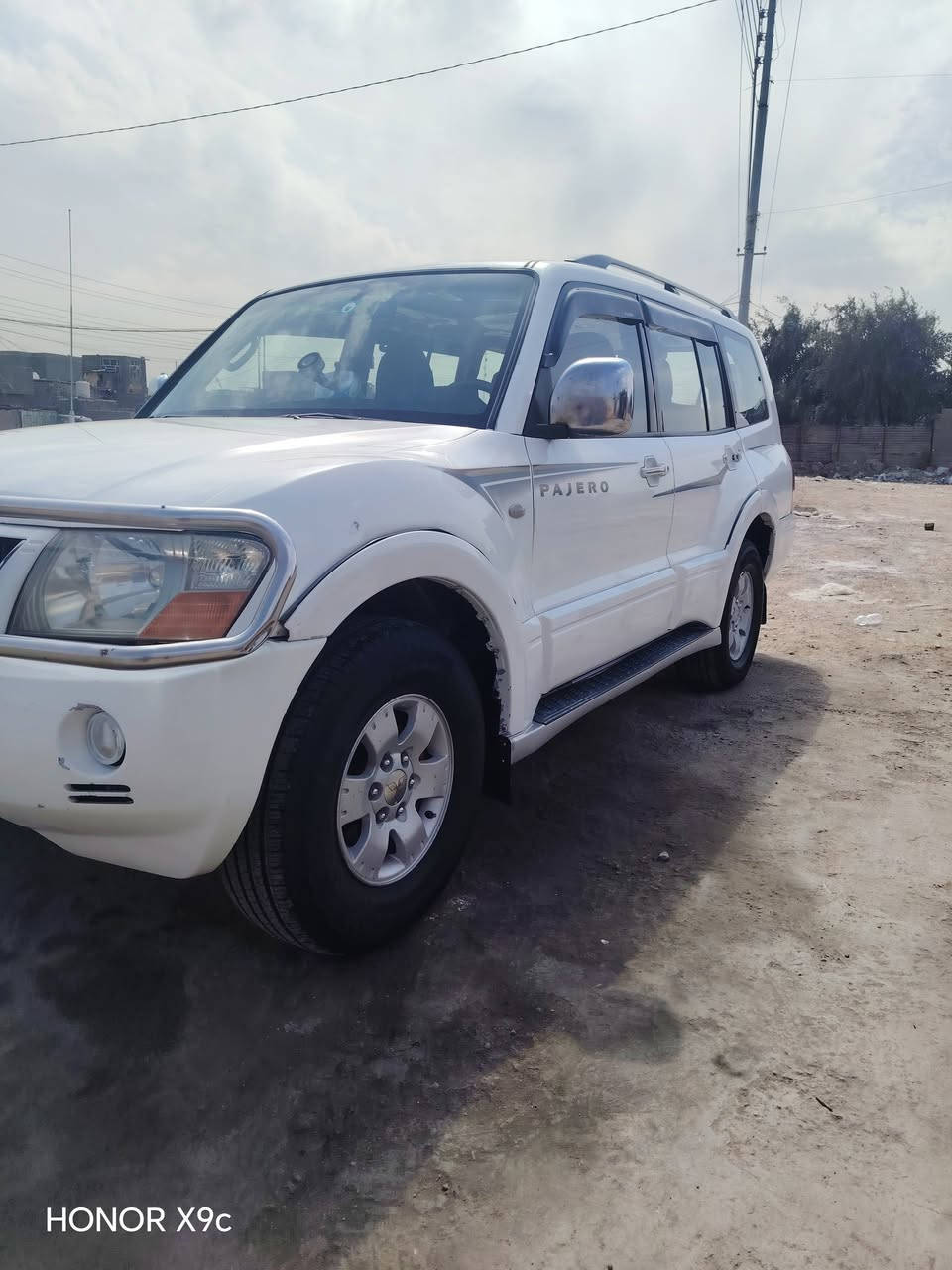 السلام عليكم باجيرو 2006 كامل مواصفات ٣ قطع تبريد مكينه وكير ابلاد رقم انكليزي بابل  بسمي سنويه لواحد ٣١ مصبوغه عام جماليه بيع او مراوس  السعر 85 وبيه مجال ***********
