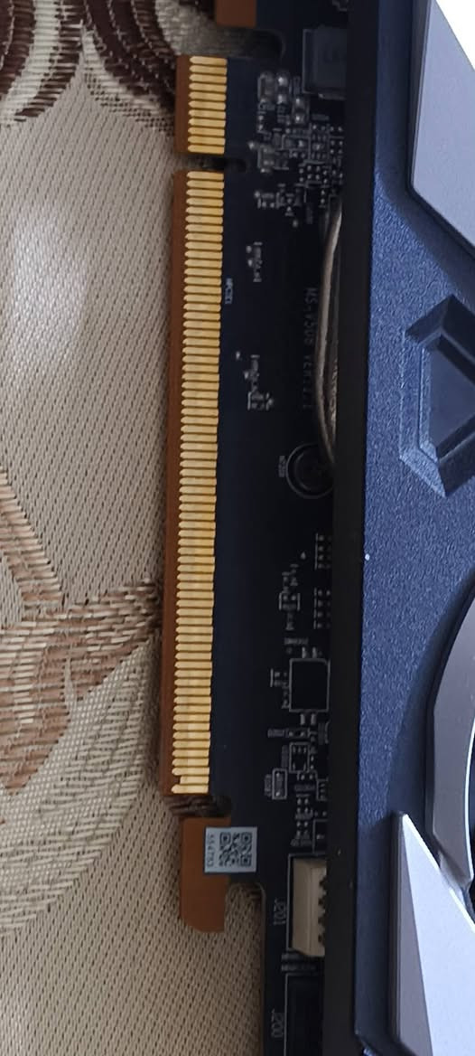 كارت شاشة Rx6500xt msi 4gb
كلشي موضح الكارت اعلى حرارة وصلت له 57 بصيف كارت صالة يمي تقريبا 4اشهر مرتب نضيف ما مفتوح ولا مصلح لوك رايدة ب 130 بي مجال للطيبين 
***********
