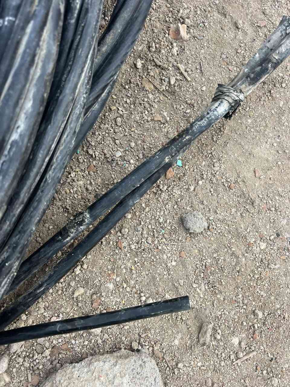 ضفيره طول ٣٠ والثانه طول ٢٥ للبيع الحجم الكبر مستحدمه بس نضيفه


**إذا كنت صاحب هذا الإعلان وتريد حذفه لأي سبب، رجاءا أرسل رسالة إلى الدعم الفني**