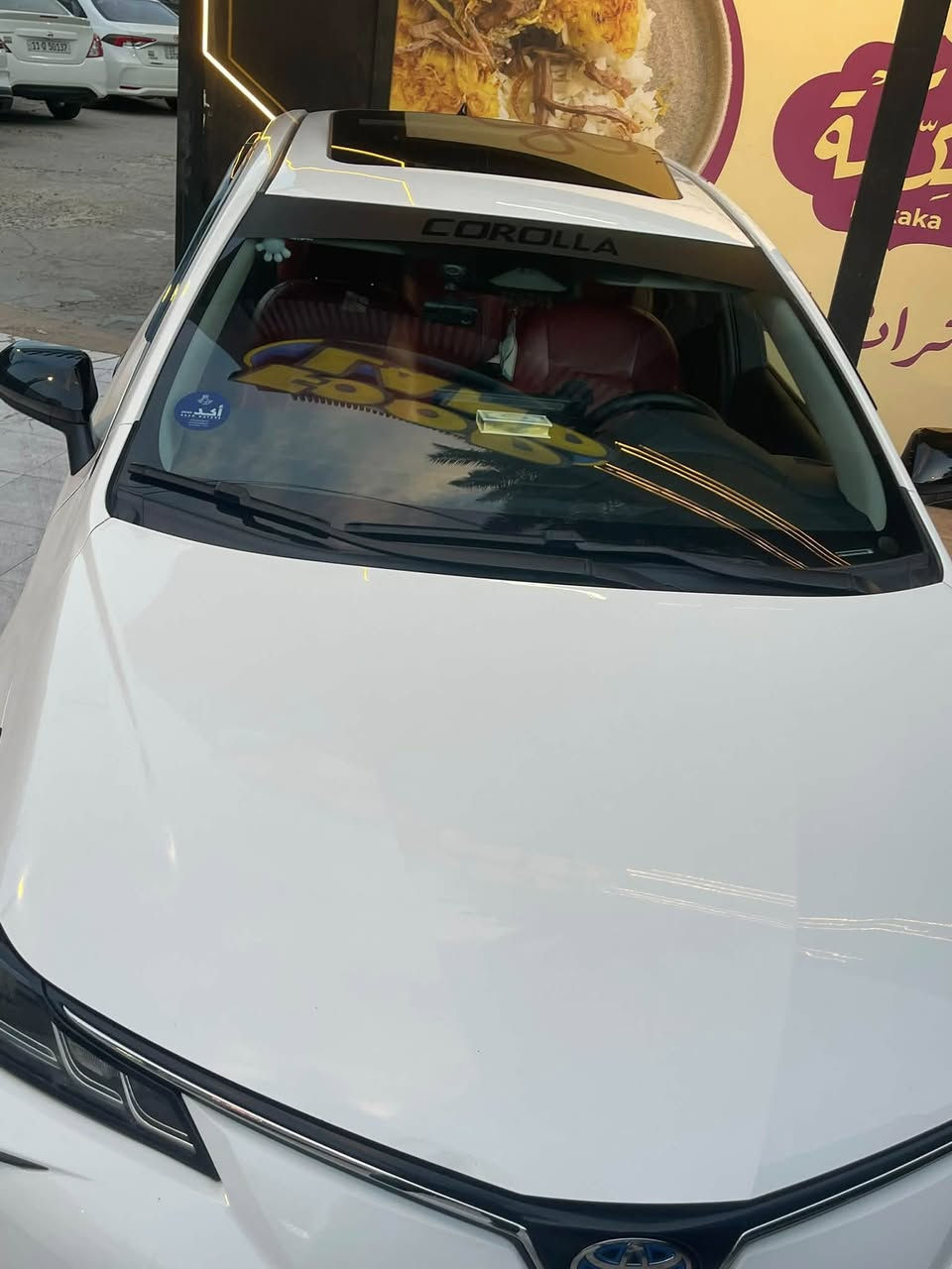 السلام عليكم 
كورلا هايبرد صيني شكل الخليجي 
موديل 23
ماشيه 48 
داخل احمر 
مكفوله مم الصبغ والتبديل فقط حالوب شي قليل ومامبينه نهائيا 
السعر 138 ورقه وبيه مجال بسيط 
اتصال ***********
