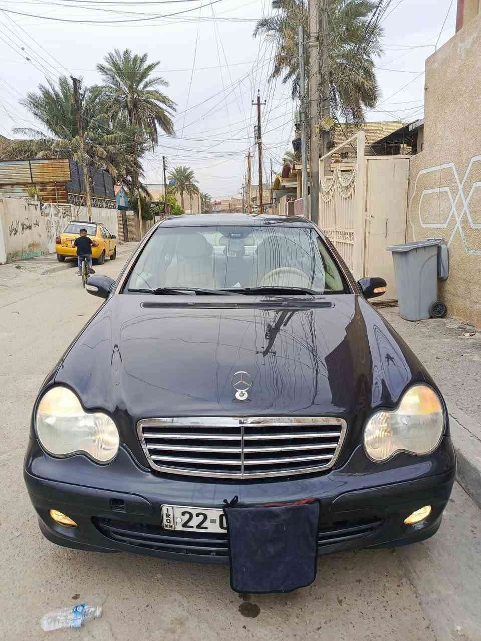 السلام عليكم ورحمه الله وبركاته
اللهم صل على محمد وآل محمد 

مارسيدس أم عيون C203 موديل 2006

رقم أربيل سنوية جديدة لحد2031

تريد تحويل أو وكالة 

السيارة صبغ عام جمالية فقط السبب جراد 

ماكو معجون ولا دكة جاكوج كفالة

كير ومكينة ففتي 3000مجول كفالة 

كهربائيات كلها بلادية شغالة 

دشبول كياجات كلها شغالة 

إشارة بالمري 

جام اوتوماتيك 

سنتر لوك

كشن كهربائي 

تجاوي كهرباء 

شاشة 

تدفئة تبريد 🥶 شغالة

حدادية أمامية وخلفية 80 بالمية 

باتري جديد

اطارات الامامي جديد 

تخم دسكات+فلنجات جدد

إدامة بالكامل منظومة البانزين 

وادمة منظومة الماء بالكمل 

#ملاحظة الكشن الامامي مال سائق بيه شك قليل 
#السعر72 وبيها مجال حك الجية
آسف على الإطالة 

تحياتي لكم جميعاً 

العنوان بغداد 

***********
