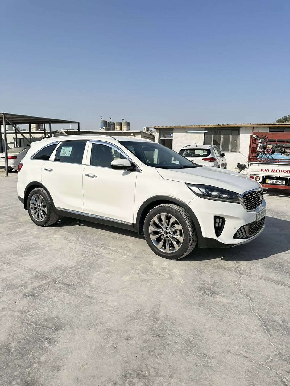 السلام عليكم سورنتو 2020 خليجي السيارة كفالة عامه السيارة كامله خير من الله كير مكينة صدر امامي خلفي تبريد كله مكفوله رقم بغداد بسمي ماشيه 93 حقيقي 
سعره 250وبيه مجال 
مكاني بغداد الرستمية 
☎️0773 643 7663‬
