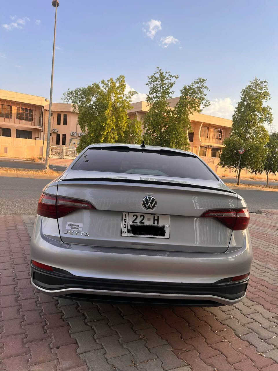 Jetta 2022 S
سەیارەکە چالمغی پێش و چاملغی چاملغی پشتی سبوغە لەگەڵ روبع بۆنیدی بێ داخلیە سەیارەکە ئێرباگ سووکان تەقیە سیستەمە سەیارەکە S گێر تۆماتیکە مەکینە ١٥ تۆربۆیە گێچ ئەلکترۆنیە ئیکۆ نۆرماڵ سپۆرتە سەیارەکە سویچە 
58هەزار رۆشتووە سەیارەکە
گێر و مەکینە و کارەبایاتی بە شەرتە 
سحری ١٣٣ وەرەقە و مەجالێ برایانە
***********
0750 492 1984 أربيل, العراق
