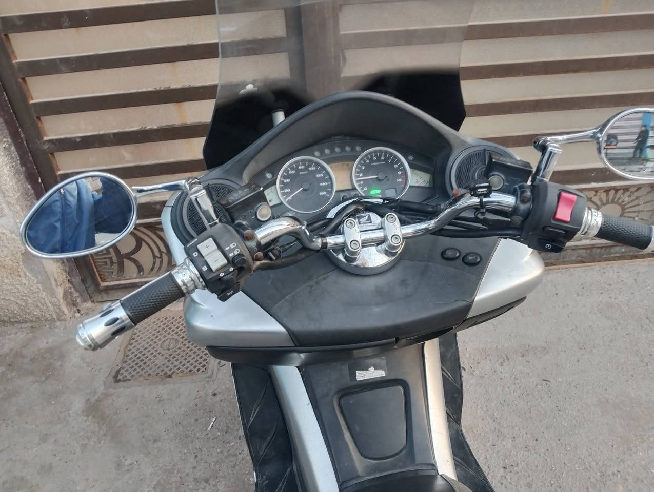 السلام عليكم
فورزه 0/10 للبيع الدراجه مكفوله  
ترايك وين متريد المكينه خير من الله العنوان البلديات شارع جامع سيد صلاح المكصوصي
***********
السعر 1850
