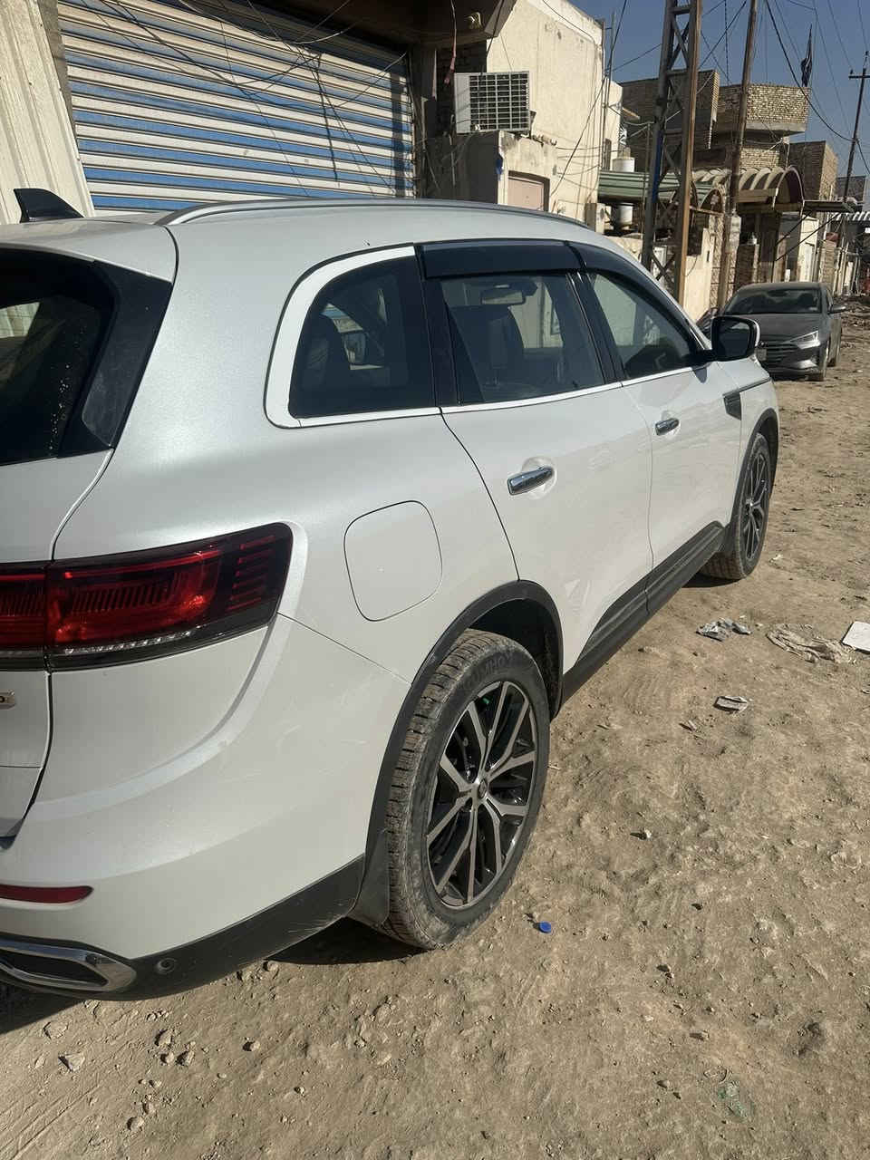 السلام عليكم للبيع رينو كوليوس مديل 2024 مكفولة
رقم اربيل فووول مواصفات والسيارة ضمان 5 سنوات من الشركة محرك و كير

ماشيه ٣٠ الف

مواصفات السيارة 

 المحرك 4 سلندر  2.5L ياباني

 ناقل حركة أوتوماتيك 7 سرعات

 دفع رباعي 4WD

 مفتاح التشغيل بصمة مع خاصية التشغيل عن بعد

حساسات 360 درجة

كامرا خلفية دوارة

مصابيح امامية LED زينون   

 مصابيح خلفية LED 

 ويل كب 19

 اشارة في المرايا الجانبية 

المرايا قابلة للطي تلقائياً

 رادار 360 درجه

عدد AIR BAG 8

 هاند بريك كهرباء 

 مكابح ABS 

 شاشه apple car play و android auto و GPS باللغه العربيه

 تحكم مقود

منفذ طاقة 

 تتسع المقصورة لـ 5 ركاب

مقاعد جلد و تدفئه للمقاعد الاماميه

 اضاءة led داخل الأبواب 5 الوان

 لوحة العدادات متغيره 4 أشكال

 تثبيت مقتعد الأطفال ISOFIX 

  تبريد مناخين للسائق و الراكب مع تبريد خلفي

 مقابض ابواب نيكل مع زر بصمه

 نظام مانع الانزلاق 

حاملات اكواب مبردهش

 سستم صوت BOSS

صندوق كهرباء

فتحة سقف بانوراما

اريل نفيگيشن

نظام الركن التلقائي autopark

مثبت سرعه 

المرأة الوسطيه بخاصية تعتيم الذاتي  

السعر 200وبيها مجال قليل جدا

السياره حره اربيل

للتواصل 

***********
