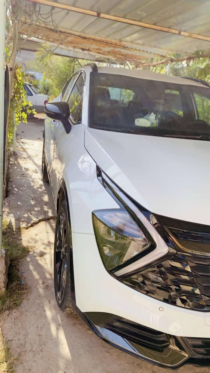 سلام عليكم سبورتج موديل 25  سيار فول ما عده الفتحئ ماشيه 20الف سياره  بيها ضمان شركه دوليه عنوان جسر ديالى قديم   الاستفسار ***********سعر 240  مكفولة كفالة عامة
