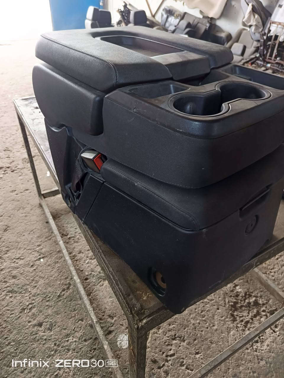 السلام عليكم فرس كشن الثامن جمسي موديل ٢٣للبيع السعر ٥٠٠الف وبي مجال للتواصل ***********
