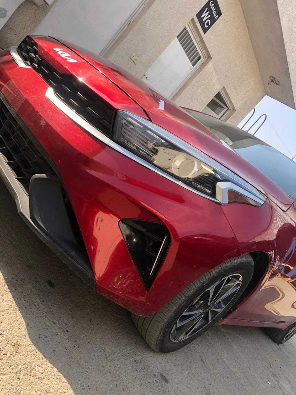 ‏السلام عليكم كيا فورتي موديل 24 حادثها مرفق  بل منشور السيارة نضيفه خير من الله السياره بسمي رقم الجديد مكاني بغداد المشتل ماشيه ٢٢.  رقمي ***********
