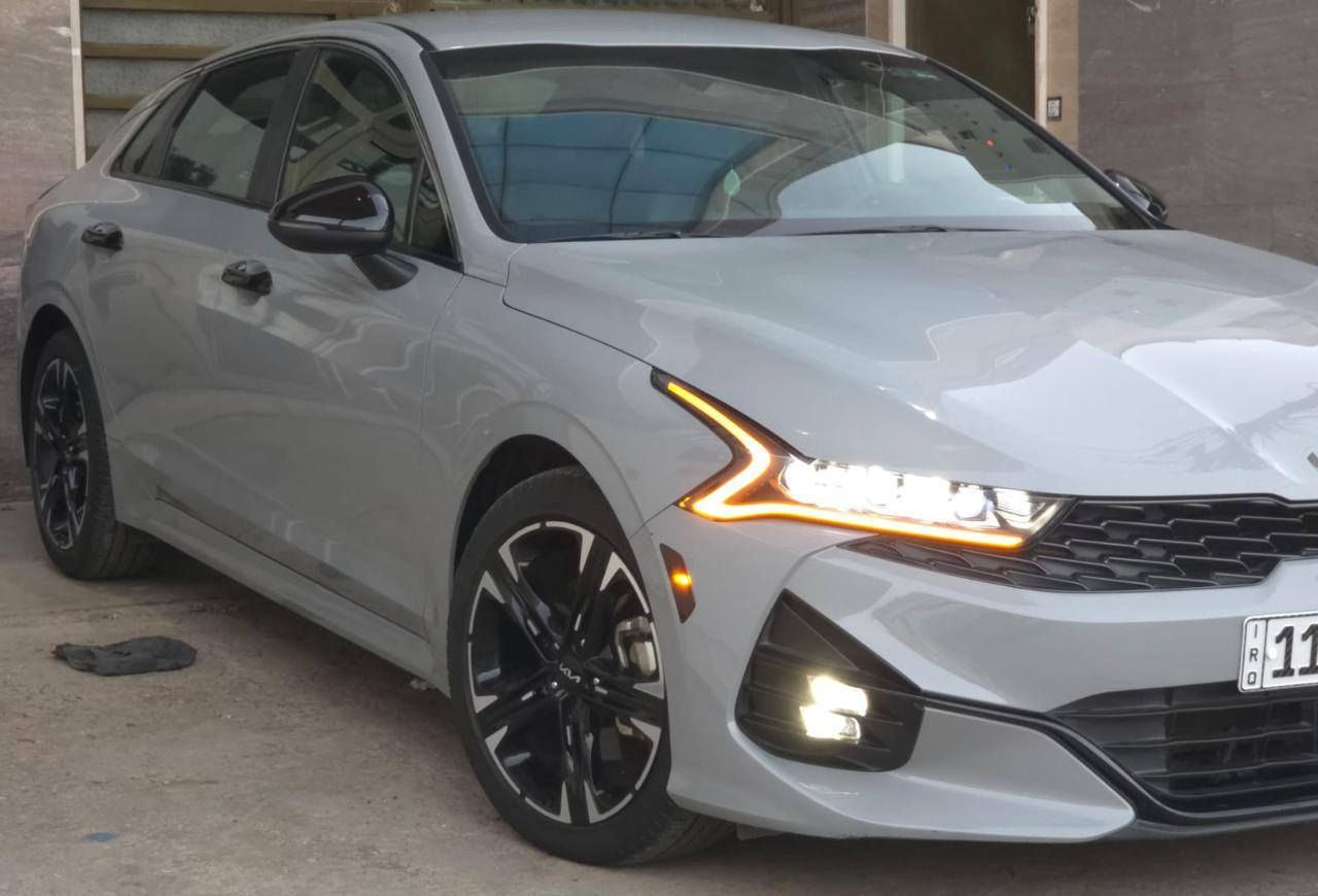 السلام عليكم شباب
للبيع او مراوس حسب القناعه
عندي K5 GT-Line موديل 2024، لون سمنتي
 ماشية فقط 10 آلاف ميل (اخت الزيرو)، 
حره باسمي رقمها بغداد الجديد

📌 المواصفات:
 • محرك 1600 تيربو اقتصادي وقوي
 • تشغيل بصمة + تشغيل عن بعد
 • شحن لاسلكي للهاتف
 • شاشة كبيرة 
 • رادار جانبي وخلفي + مراقبة النقطة العمياء
 • رادار الخطوط + قيادة ذاتية عالخطوط
 • مقاعد جلد اسود + كرسي كهرباء
 • ستيرن حرف D + كير أوتو وعادي
 • أنظمة قيادة (Smart - Normal - Sport - Custom)
 • مانع انزلاق + نظام ABS
 • AUTO HOLD + AUTO BRAKE
 • شاشة أعطال + كشافات أمامية + لايتات LED ثلاث عدسات
 • نظام ملاحة + خرائط مدمجة
 • حساسات كفرات + إشارات مرايات
 • أندرويد أوتو وايرلس + AUX + USB + بلوتوث
 • تحكم كامل من الستيرن
 • ويل كروم لون مميز
 • بدون بانوراما

🚗 الحالة:
[  ]  • ماشية: 10 آلاف ميل  فقط
 • الضرر: قبغ الصندوق  ومصبوغ وجاملغ الخلفي بي بارد، 
 • بدون إيرباك
شرط تفحص سونار وين متريد 
📍 الموقع: بغداد - الكراده
السعر  💸 
(21.300$) وبيها مجال 
اذا معجبتك السياره اترك كلمه طيبه 

للاستفسار ***********
