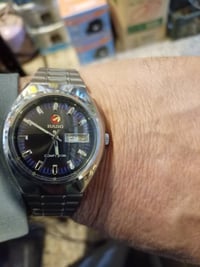 ساعه رادو اوتوماتيك حجم 39 كلها بلاد لا مصلحه ولا مفتوحه للبيع السعر ل...