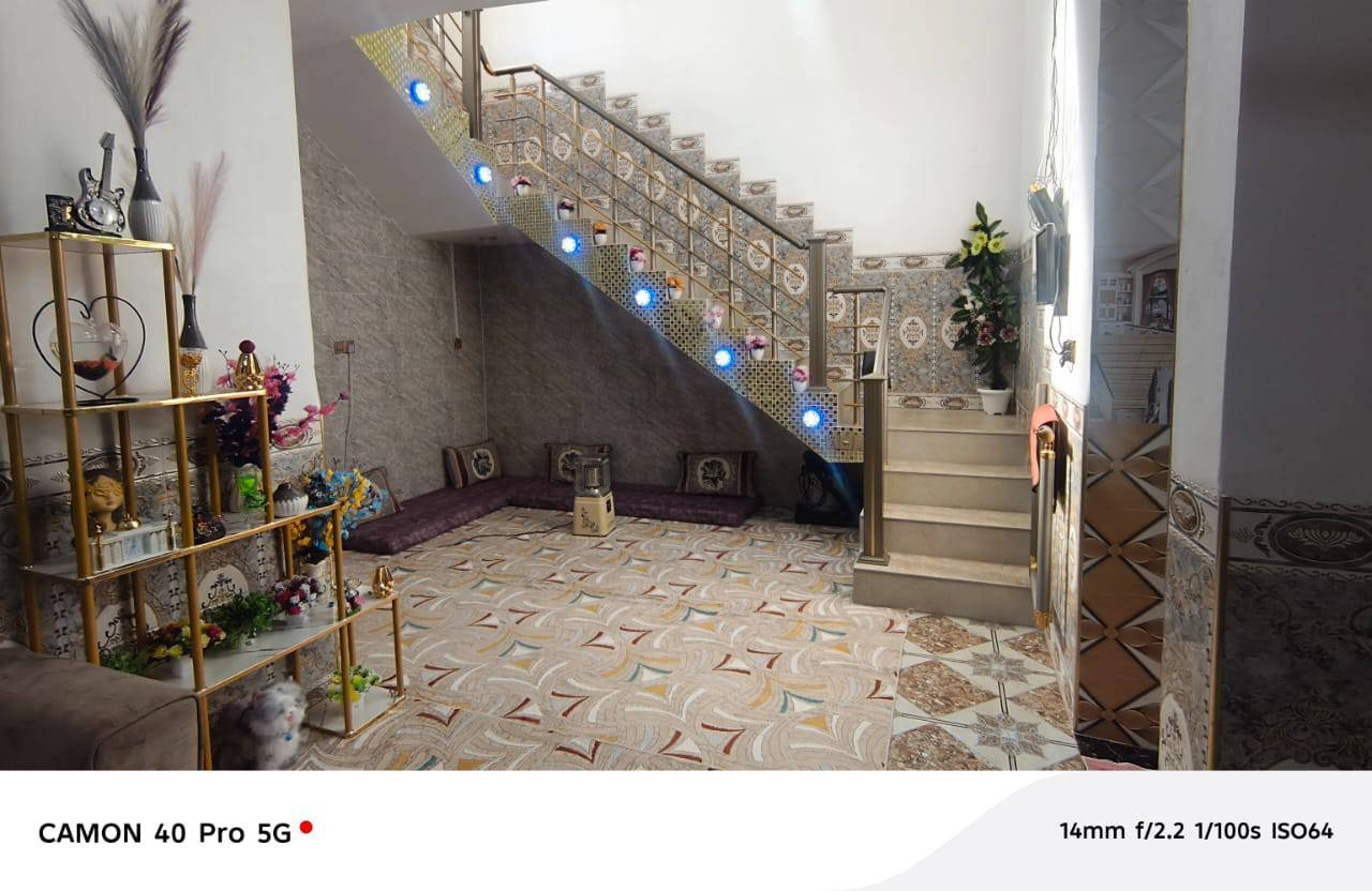 مكلفه بل نشر ..بيت للبيع قرب كورنيش التأميم مساحه *170* متر غرفتين وصاله وستقبال ومطبخ صحيات داخل وخارج السعر105* بي مجال بسيط استفسار اتصال *********** او واتس
