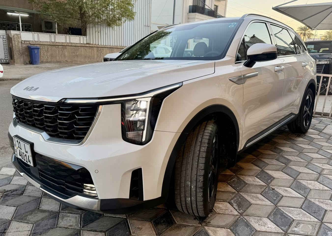 كيا سورنتو خليجية ضمان شركة الدولية رقم بغداد 2025
:
الرجاء قرائة التفاصيل اسفل المنشور قبل الاتصال 
:
موديل 2025 
محرك 4 سلندر 2.500 
ماشية 16.000 كيلو 
ويل كب حجم 19 الكبير 
صندوق كهرباء / كشن سائق كهرباء 
حساسات امامي وخلفي 
السعر 27.800$ = 278 ورقة قفل 
:
رقم  بغداد ب اسمي تحويل ثاني يوم 
بعدهة بضمان شركة الدولية 3 تبديلات دهن مبدل يمهم
مكان السيارة / بغداد / شارع فلسطين 
:
بيهة تعديل بسيط بالباب مال جنطة 
ورصعات بالباب الخلفية واضحة بالصورة 
والباقي كفالة عامة 
المهندس علي ***********
