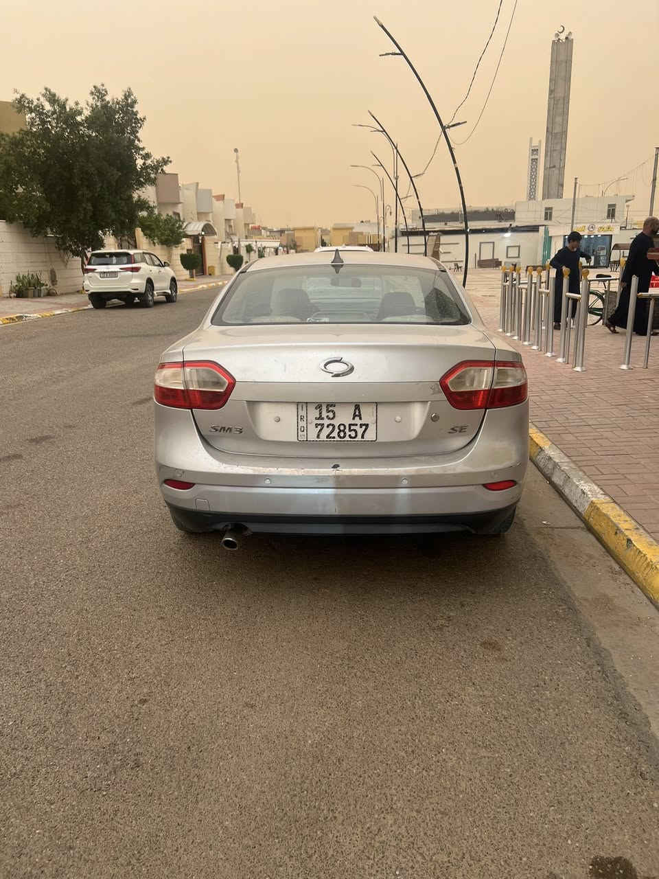 من رخصة الادمن سامسونك sm3 ٢٠١٠ كير ومحرك بلادي نيسان لاتنقيص ولاتبخير بيها جاملغ خلفي صبع وبارد جاملغ امامي تبريد شغال حداديه جديده رقم انبار تحويل مباشر سنويه لحد ٢٠٣٠  مكان السياره رمادي السعر ٦٢ وبيها مجال للاستفسار ***********
