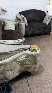 تخم قنفات 10 مقاعد للبيع نظيف جداً  السعر 500  للاستفسار 07704723853