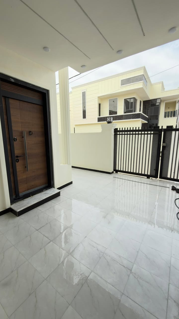 معروض في مكتـب الابـــــداع للــعقار 
—————————————————-

دار ســكن للبـيع 🏚️🏚️🏚️

طابو صرف 

طابقـين 

موقع ديــوانـيه ؛؛؛؛ حي الجامعه ؛؛؛؛؛؛

مســاحه 200 متر 

قرب شارع عشرين تجاري موقع حلو 

الواجهه 10 متر. والنزال 20 متر 

بناء حديث درجه الأولى 

بعده غير مسكون 
؛؛؛؛؛؛؛؛؛؛؛؛؛؛؛؛؛؛؛؛؛؛؛؛؛

تفاصيـل الدار 🏚️

الطابق الأول ///// غرف نوم 🛌 2 / صاله / استقبال / 

مطبخ  / صحيات 3 / ارضيه مرمر / شلال مع حديقه داخليه 

كراج سياره / ديكورات جبس بورد 
؛؛؛؛؛؛؛؛؛؛؛

الطابق الثاني //// غرف نوم 🛌 2 / صاله  ومجمع صحي 

للاستفسار 
؛؛؛؛؛؛؛؛؛؛؛؛؛؛
مراجعة مكـتب الابـــداع للعقار ؛؛؛ 
؛؛؛؛؛؛؛؛؛؛؛؛؛؛؛؛؛؛؛؛؛؛؛؛؛؛؛؛؛؛؛؛؛؛؛؛؛؛؛؛؛؛؛؛؛؛؛

الكائن ديــوانيـه الجزائر شــارع الخدمي مقابل مركز ابن البيطار التخصصي 

🌹 أو اتصال ع الأرقام التأليه  🌹 

☎️ *********** 

☎️ ***********
