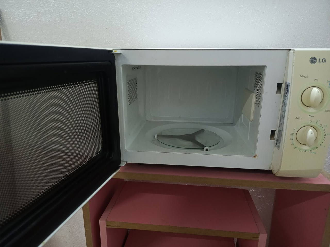 مايكرويف ماركه نوع الجي كوري الاصلي وظع الشركه شرط الشغل جدا نظيف سعر 55


**إذا كنت صاحب هذا الإعلان وتريد حذفه لأي سبب، رجاءا أرسل رسالة إلى الدعم الفني**